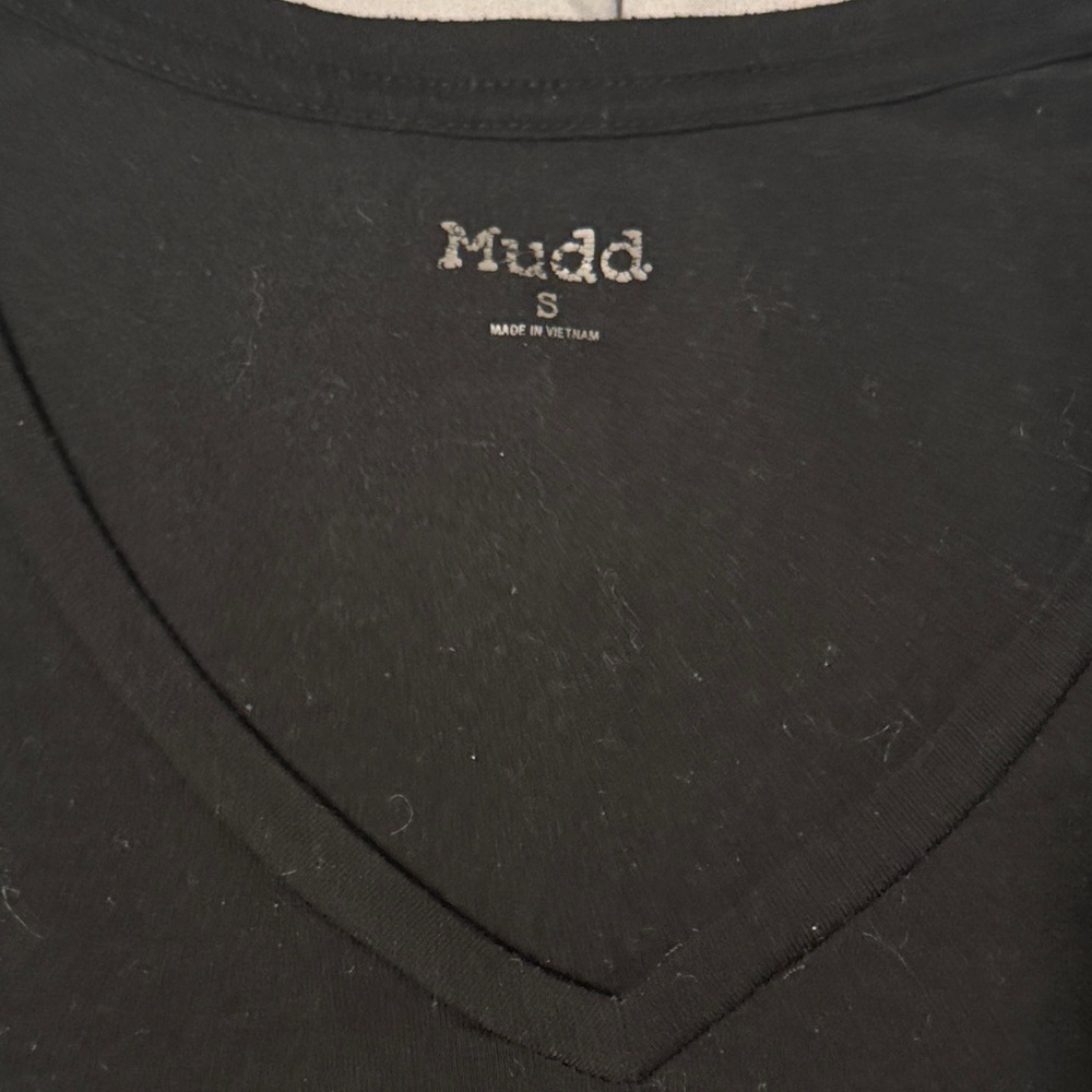 Mudd Black Short Sleeve V-Neck Tee (S) - Picture 2 of 6